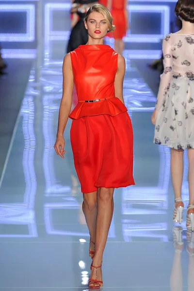 Look 19